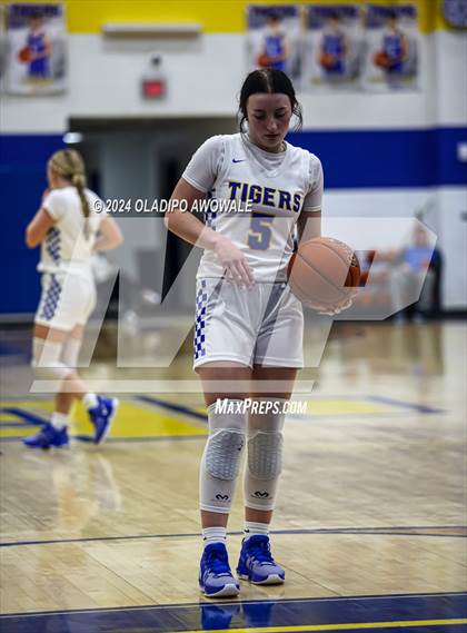 Thumbnail 1 in Chisum @ Leonard (62'nd Leonard Holiday Tournament) photogallery.