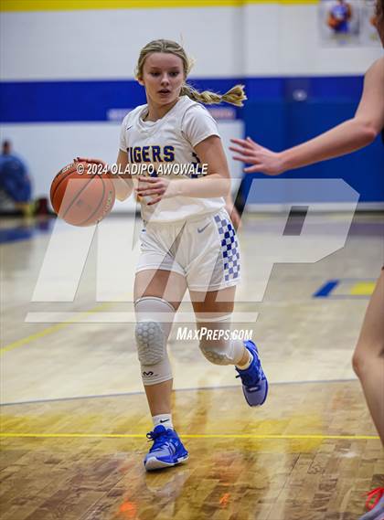 Thumbnail 2 in Chisum @ Leonard (62'nd Leonard Holiday Tournament) photogallery.