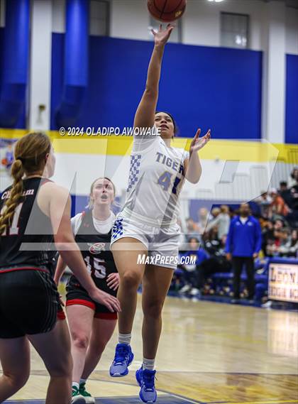 Thumbnail 1 in Chisum @ Leonard (62'nd Leonard Holiday Tournament) photogallery.
