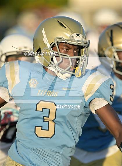 Thumbnail 3 in JV: Johnson @ Burbank photogallery.