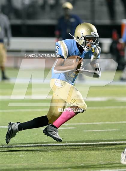 Thumbnail 3 in JV: Johnson @ Burbank photogallery.