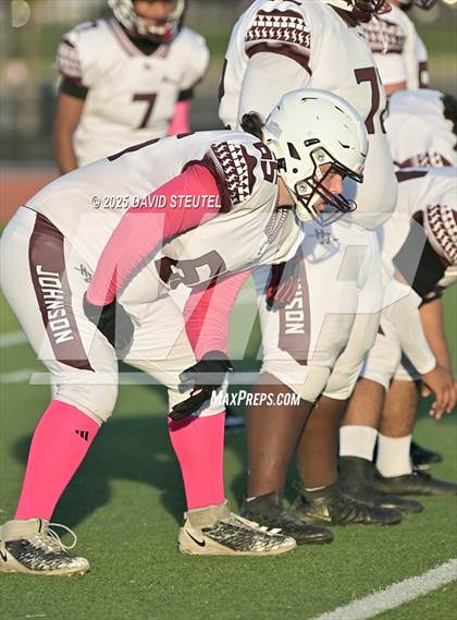 Thumbnail 3 in JV: Johnson @ Burbank photogallery.