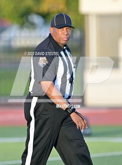 Thumbnail 2 in JV: Johnson @ Burbank photogallery.