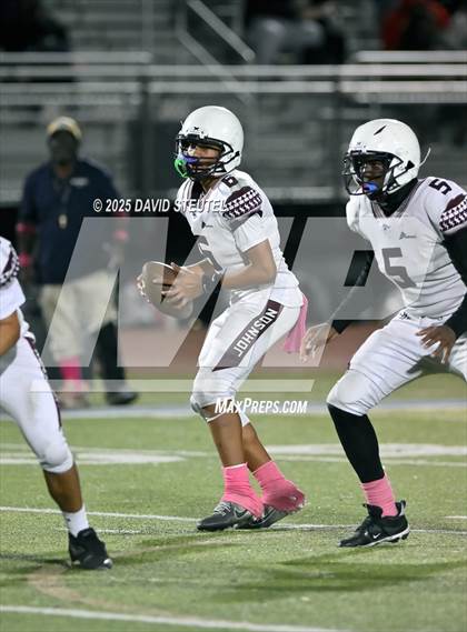 Thumbnail 3 in JV: Johnson @ Burbank photogallery.