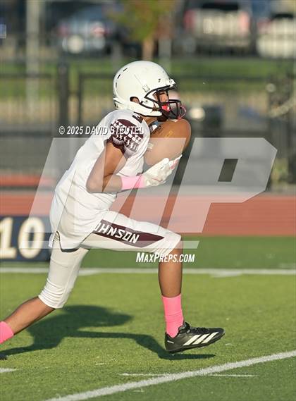 Thumbnail 3 in JV: Johnson @ Burbank photogallery.