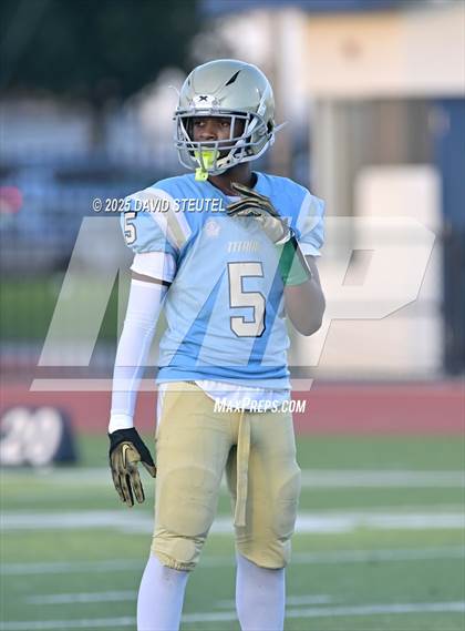 Thumbnail 1 in JV: Johnson @ Burbank photogallery.