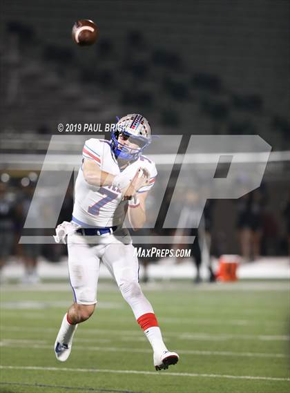 Thumbnail 1 in Westlake vs Weslaco East (UIL 6A Quarterfinal Playoff) photogallery.