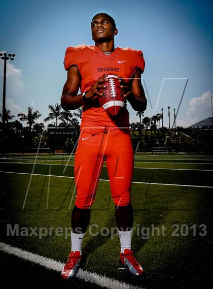 Thumbnail 1 in Washington (Preseason Top 25 Photo Shoot)  photogallery.