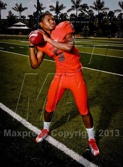 Thumbnail 2 in Washington (Preseason Top 25 Photo Shoot)  photogallery.