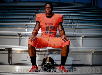 Thumbnail 1 in Washington (Preseason Top 25 Photo Shoot)  photogallery.