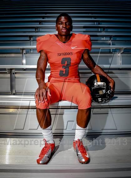 Thumbnail 1 in Washington (Preseason Top 25 Photo Shoot)  photogallery.