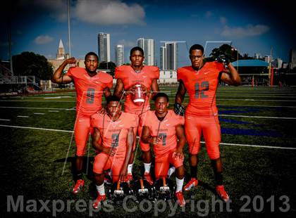 Thumbnail 3 in Washington (Preseason Top 25 Photo Shoot)  photogallery.