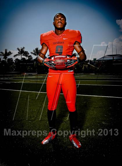 Thumbnail 2 in Washington (Preseason Top 25 Photo Shoot)  photogallery.