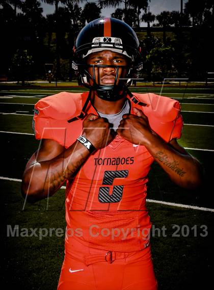 Thumbnail 2 in Washington (Preseason Top 25 Photo Shoot)  photogallery.