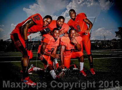 Thumbnail 2 in Washington (Preseason Top 25 Photo Shoot)  photogallery.