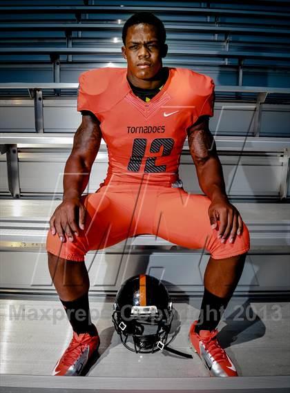 Thumbnail 2 in Washington (Preseason Top 25 Photo Shoot)  photogallery.
