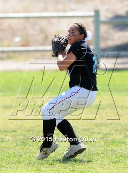Thumbnail 3 in Los Alamitos (Red) vs. Villa Park photogallery.
