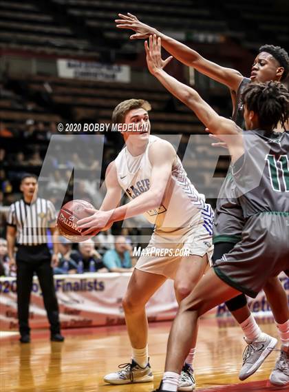 Thumbnail 3 in Bakersfield Christian vs. Hoover (CIF D3 Central Section Championship) photogallery.