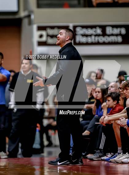 Thumbnail 2 in Bakersfield Christian vs. Hoover (CIF D3 Central Section Championship) photogallery.