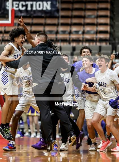 Thumbnail 1 in Bakersfield Christian vs. Hoover (CIF D3 Central Section Championship) photogallery.
