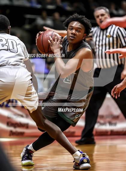 Thumbnail 1 in Bakersfield Christian vs. Hoover (CIF D3 Central Section Championship) photogallery.