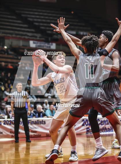 Thumbnail 1 in Bakersfield Christian vs. Hoover (CIF D3 Central Section Championship) photogallery.