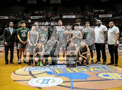Thumbnail 2 in Bakersfield Christian vs. Hoover (CIF D3 Central Section Championship) photogallery.