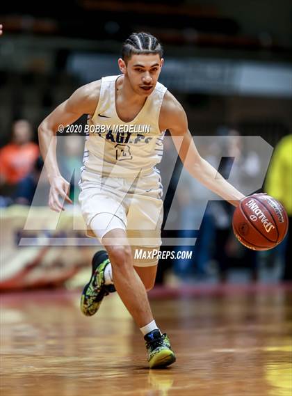 Thumbnail 1 in Bakersfield Christian vs. Hoover (CIF D3 Central Section Championship) photogallery.