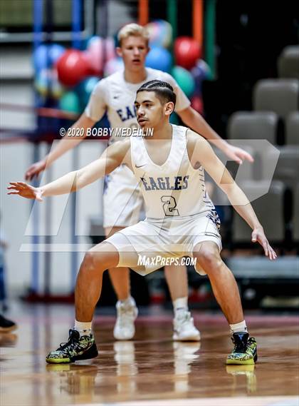 Thumbnail 3 in Bakersfield Christian vs. Hoover (CIF D3 Central Section Championship) photogallery.