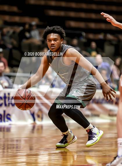 Thumbnail 3 in Bakersfield Christian vs. Hoover (CIF D3 Central Section Championship) photogallery.