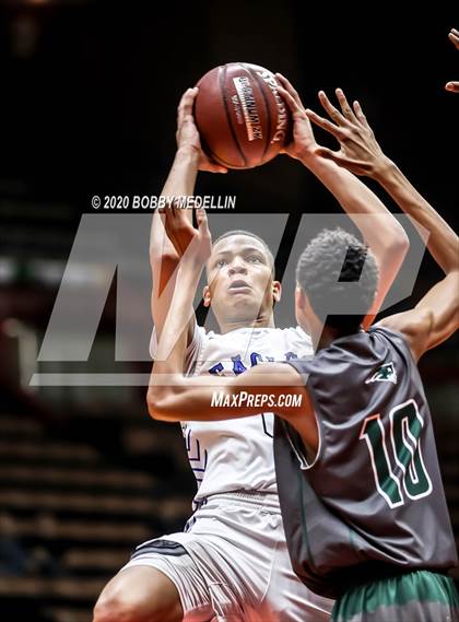 Thumbnail 2 in Bakersfield Christian vs. Hoover (CIF D3 Central Section Championship) photogallery.