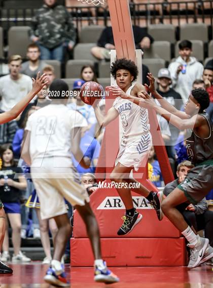 Thumbnail 3 in Bakersfield Christian vs. Hoover (CIF D3 Central Section Championship) photogallery.