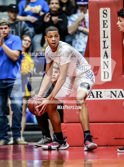 Thumbnail 2 in Bakersfield Christian vs. Hoover (CIF D3 Central Section Championship) photogallery.