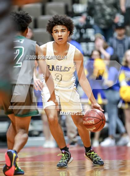 Thumbnail 3 in Bakersfield Christian vs. Hoover (CIF D3 Central Section Championship) photogallery.