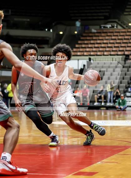 Thumbnail 2 in Bakersfield Christian vs. Hoover (CIF D3 Central Section Championship) photogallery.