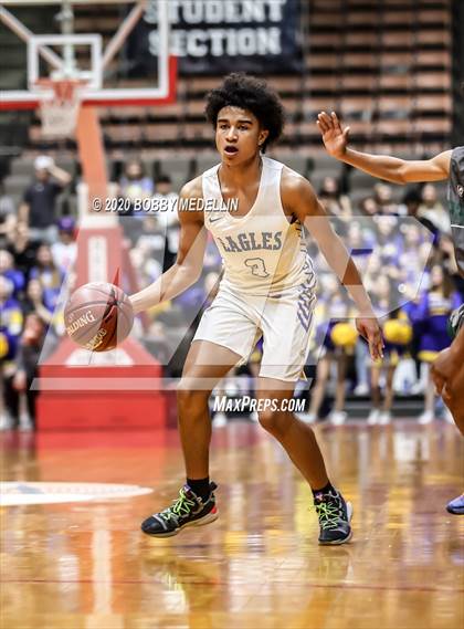 Thumbnail 1 in Bakersfield Christian vs. Hoover (CIF D3 Central Section Championship) photogallery.