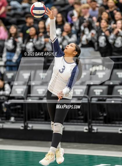 Thumbnail 1 in Hunter vs. Alta (UHSAA 5A 2nd Round) photogallery.