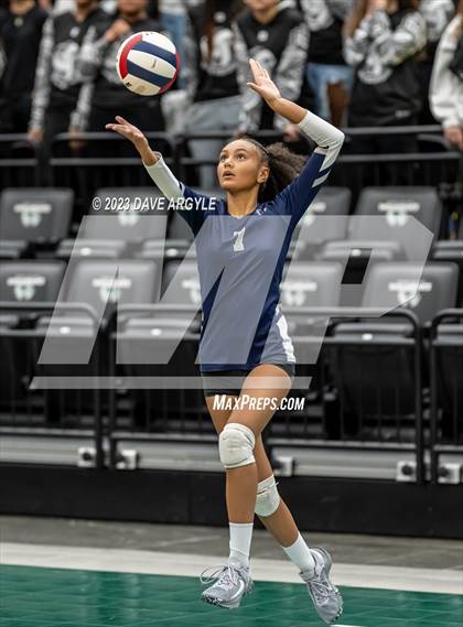 Thumbnail 1 in Hunter vs. Alta (UHSAA 5A 2nd Round) photogallery.