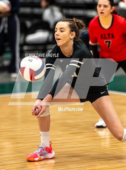 Thumbnail 1 in Hunter vs. Alta (UHSAA 5A 2nd Round) photogallery.