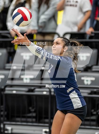 Thumbnail 2 in Hunter vs. Alta (UHSAA 5A 2nd Round) photogallery.