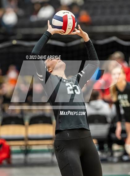 Thumbnail 2 in Hunter vs. Alta (UHSAA 5A 2nd Round) photogallery.