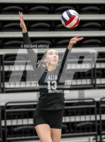 Thumbnail 2 in Hunter vs. Alta (UHSAA 5A 2nd Round) photogallery.