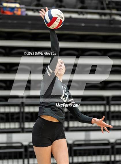Thumbnail 3 in Hunter vs. Alta (UHSAA 5A 2nd Round) photogallery.