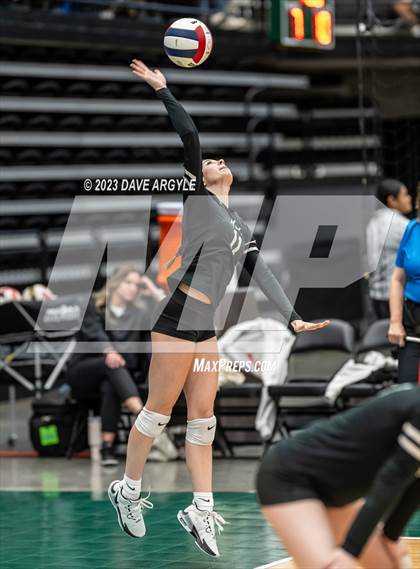 Thumbnail 1 in Hunter vs. Alta (UHSAA 5A 2nd Round) photogallery.