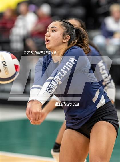 Thumbnail 2 in Hunter vs. Alta (UHSAA 5A 2nd Round) photogallery.