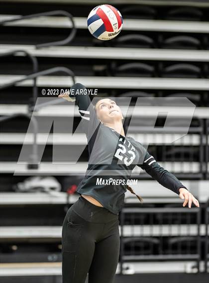 Thumbnail 1 in Hunter vs. Alta (UHSAA 5A 2nd Round) photogallery.