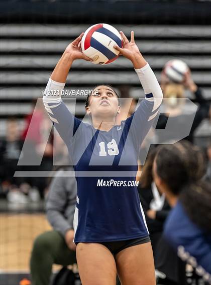 Thumbnail 3 in Hunter vs. Alta (UHSAA 5A 2nd Round) photogallery.
