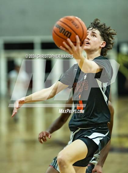 Thumbnail 1 in Coalinga vs Firebaugh (CIF Division 5 Round 1) photogallery.
