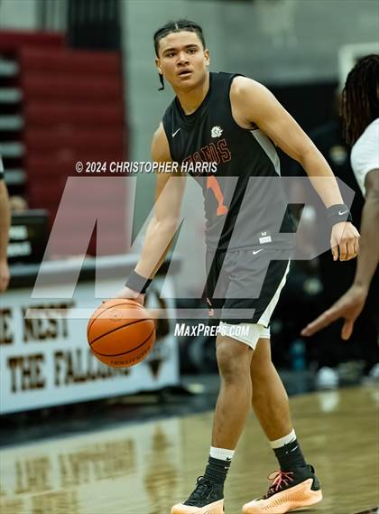 Thumbnail 2 in Coalinga vs Firebaugh (CIF Division 5 Round 1) photogallery.