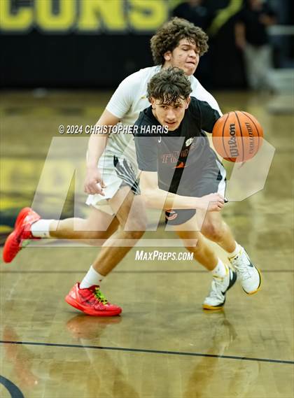 Thumbnail 1 in Coalinga vs Firebaugh (CIF Division 5 Round 1) photogallery.